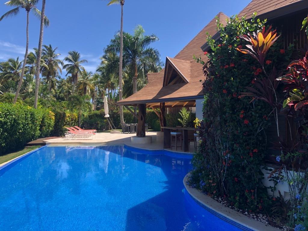 Villa_Eduardo_1